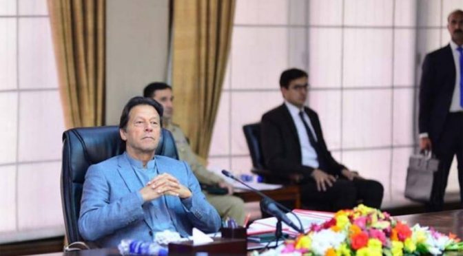 شہزاد اکبر ڈیلیور نہیں کرسکے، پارٹی ترجمانوں کے اجلاس میں وزیر اعظم کا رد عمل
