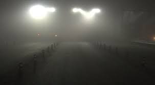موٹروے کے مختلف حصوں کو شدید دھند کے باعث ٹریفک کے لیے بند کردیا گیا