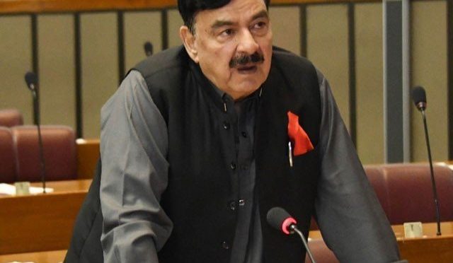 ٹی ٹی پی کی بات سننے کو تیار ہیں مگر ملکی سالمیت سے ٹکرانے والوں سے ٹکرایا جائےگا، وزیرداخلہ
