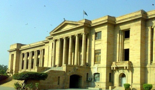 نئے بلدیاتی قانون کے خلاف درخواست پر سندھ حکومت کو نوٹس