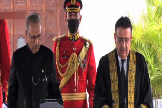جسٹس عمر عطا بندیال نے چیف جسٹس پاکستان کی حیثیت سے حلف اٹھالیا