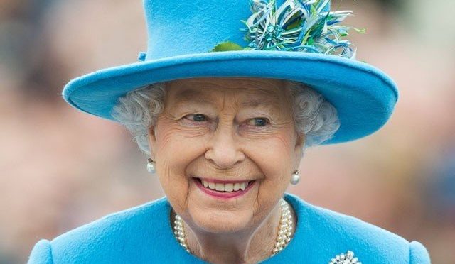 95 سالہ ملکہ برطانیہ کا کورونا ٹیسٹ مثبت آگیا