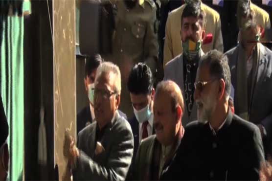 صدر مملکت عارف علوی نے مظفرآباد میں یادگار شہدا کا افتتاح کر دیا
