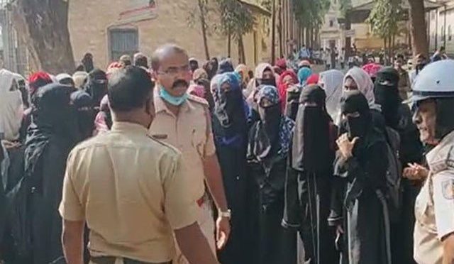 کرناٹک کے ایک اورکالج میں باحجاب طالبات کوروک دیا گیا