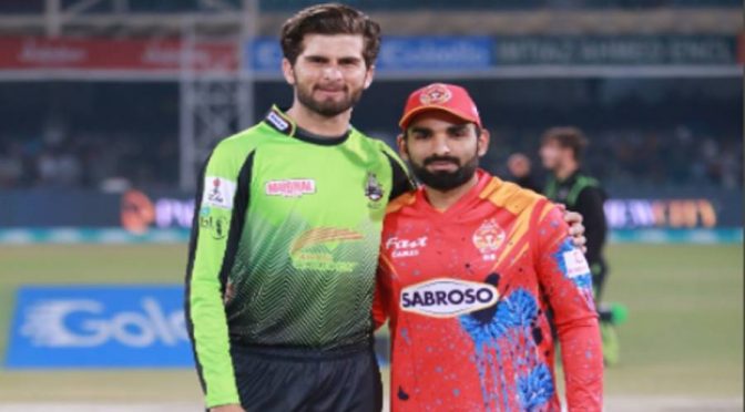 پی ایس ایل 7: لاہورقلندرز کا اسلام آباد یونایئٹڈ کیخلاف ٹاس جیت کربیٹنگ کا فیصلہ