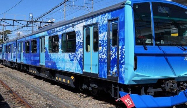 جاپان نے ہائبرڈ اور ریچارچیبل ٹرین متعارف کرادی
