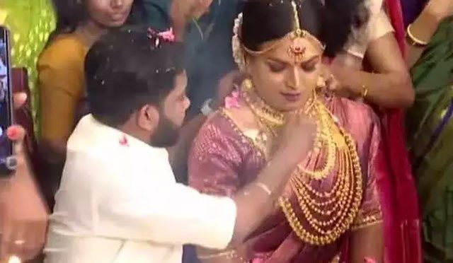 بھارت میں ویلنٹائن ڈے پر ٹرانس جینڈر جوڑے نے شادی کرلی