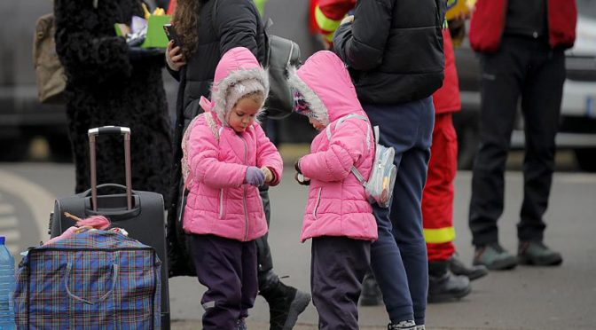 یورپ نے یوکرینی پناہ گزینوں کیلئے دروازے کھول دئیے
