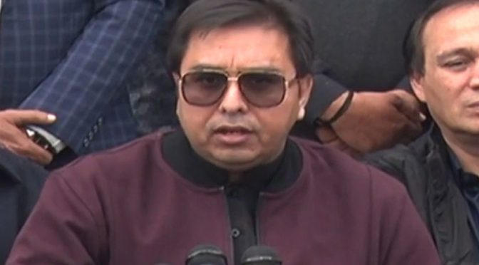 عمران خان اکیلے ہی سب کا مقابلہ کریں گے، شہباز گل