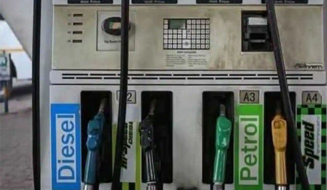 بھارت  میں پٹرول کی قیمت میں 8 روز میں ساتویں باراضافہ