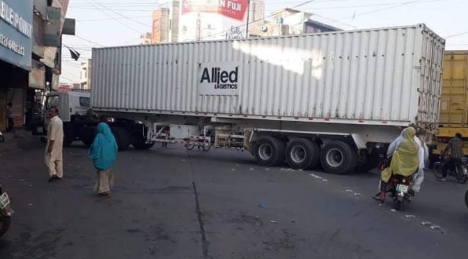اسلام آباد میں کنٹینرز لگ گئے، اضافی پولیس طلب