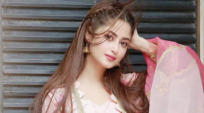 احد کے اسٹیج پر آتے ہی مداحوں نے ’سجل ‘کے نعرے لگادیے