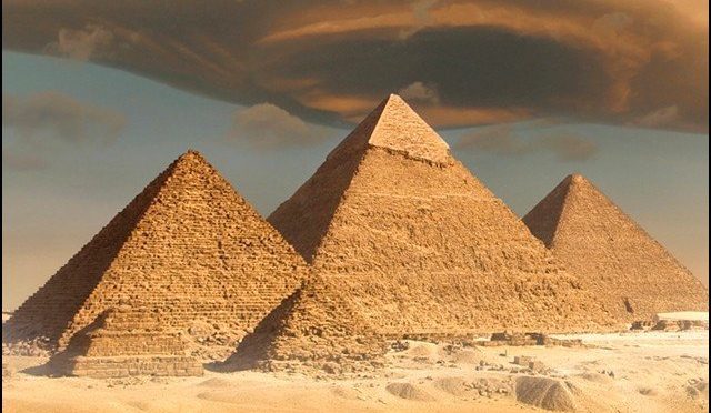 کائناتی شعاعوں سے اہرامِ مصر میں ’پراسرار خالی جگہیں‘ کھوجنے کا منصوبہ