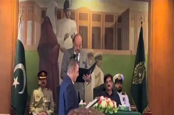 رکن سندھ اسمبلی شرجیل انعام میمن نے صوبائی وزیر کی حیثیت سے حلف اٹھالیا