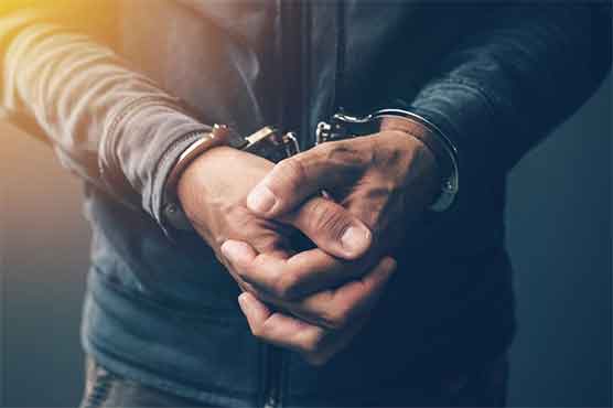 کراچی: جرائم پیشہ عناصر کی سرپرستی اور بھتہ وصولی پر سابق ایس ایچ او گرفتار