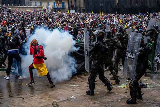 کولمبیا: سابق صدر ایوان ڈیوک کیخلاف بغاوت کو سال مکمل ہونے پر ہزاروں افراد کا مظاہرہ