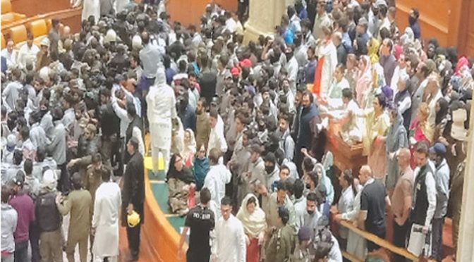 پنجاب  اسمبلی میں ہنگامہ آرائی :ذمہ داران کےخلاف کارروائی کا فیصلہ