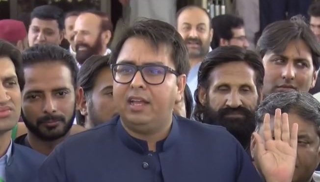شہباز شریف نیازی قوم سے معافی مانگیں، شہباز گل