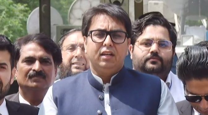 اگر کوئی پیغام دینا ہے تو کھل کے دیں، شہباز گل