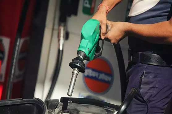 حکومت کا آئندہ ماہ کیلئے پیٹرولیم مصنوعات کی قیمتیں نہ بڑھانے کا اعلان