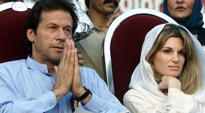 گھر کے باہر مظاہرے، لگتا ہے 90 کی دہائی کے لاہور میں واپس چلی گئی ہوں، جمائما