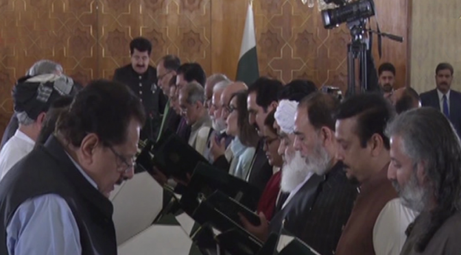 شہباز شریف کی 34 رکنی کابینہ نے حلف اٹھا لیا