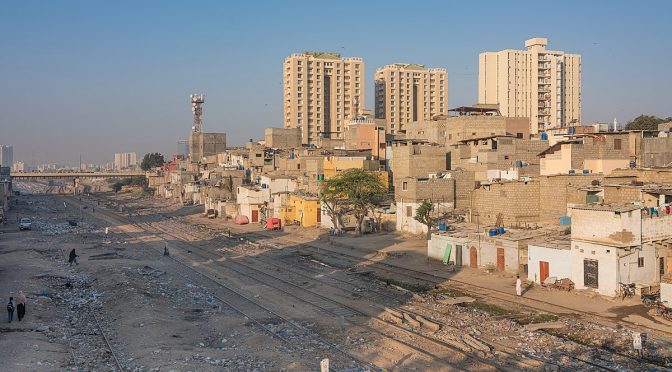 کراچی: بھتہ خوری اور بلیک میلنگ، ایاز میمن موتی والا ساتھی سمیت گرفتار