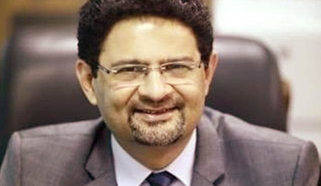 وزیرخزانہ مفتاح اسماعیل کا نام ای سی ایل سے نکال دیا گیا