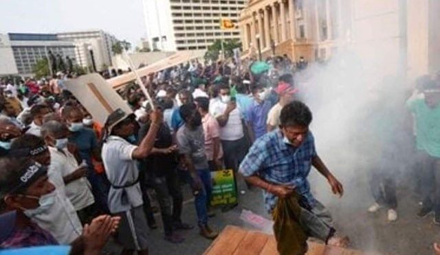 سری لنکا میں حکومت مخالف مظاہرے روکنے کے لئے ایمرجنسی نافذ