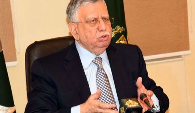 عمران خان کی حکومت کے پاس کوئی معاشی پلان نہیں تھا، سابق وزیر خزانہ