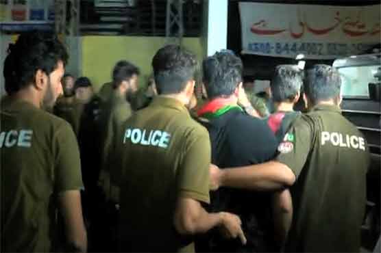 لانگ مارچ سے پہلے پولیس کا کریک ڈاون، پی ٹی آئی کے متعدد کارکنان اور رہنما گرفتار