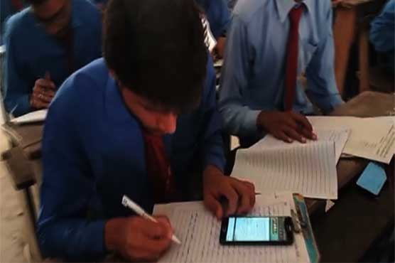 سندھ: نویں اور دسویں کے امتحانات مذاق بن گئے، بورڈز پیپر آؤٹ ہونے کو روک نہ سکے