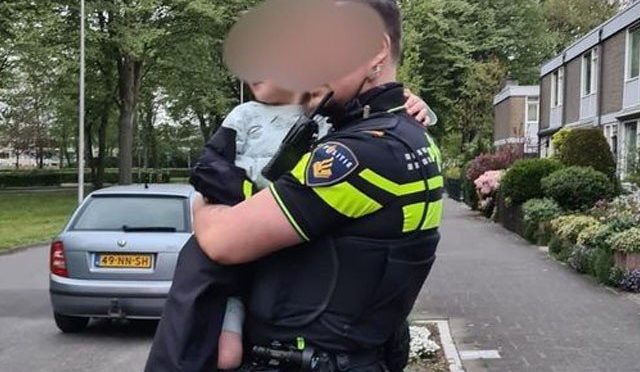 نیدرلینڈ میں دو کاروں کو ٹکر مارنے پر 4 سالہ ننھا ڈرائیور گرفتار