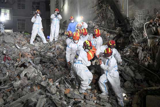 چین : عمارت گرنے سے ہلاکتیں 53 ہو گئیں، ایک خاتون 6 دن بعدزندہ بچ گئی