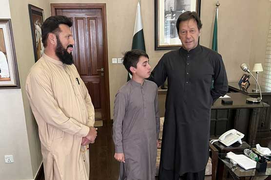 عمران خان نے اپنے ننھے فین کی خواہش پوری کردی