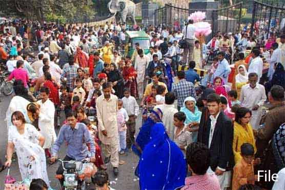 میٹھی عید کا مزہ دوبالا کرنے کیلئے شہریوں نے تفریح گاہوں کا رخ کر لیا