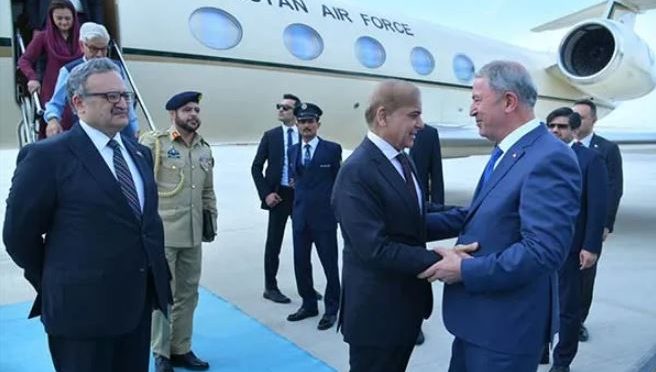وزیراعظم شہباز شریف تین روزہ سرکاری دورے پر ترکی پہنچ گئے