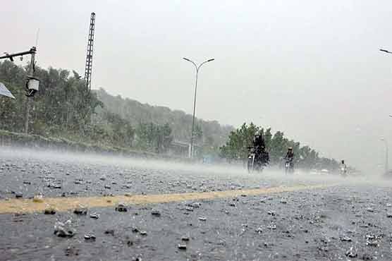 پنجاب، خیبر پی کے میں بارش سے موسم خوشگوار، دیگر علاقوں میں بھی رم جھم متوقع