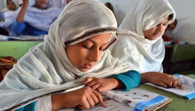 خیبرپختونخوا: ٹیکسٹ بک بورڈ مالی بحران کا شکار، بچوں کو اسکول کی کتابیں نہ مل سکیں