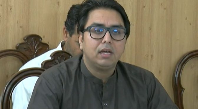 معشیت ڈبونے کے بعد مفتاع کو فارغ کر کے اسحاق ڈار تشریف لا رہے ہیں، شہباز گل کا دعوی