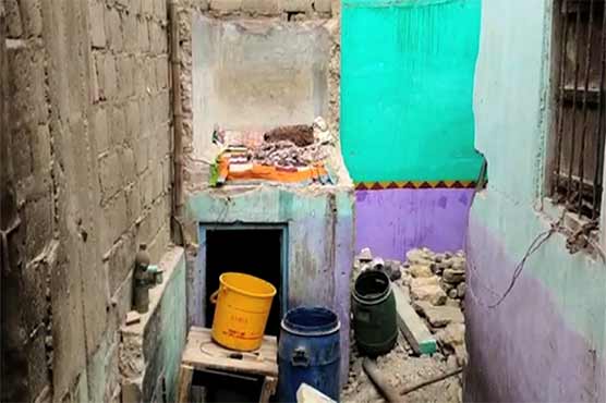 کراچی کی مچھر کالونی میں مکان کی چھت گرگئی، ملبے تلے دب کر 3 خواتین جاں بحق