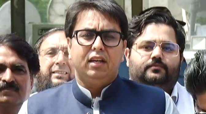 مقصود چپڑاسی مرا نہیں قتل کیا گیا ہے، شہبازگل کا الزام