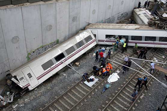 چین : بلٹ ٹرین پٹری سے اترگئی، ڈرائیورہلاک