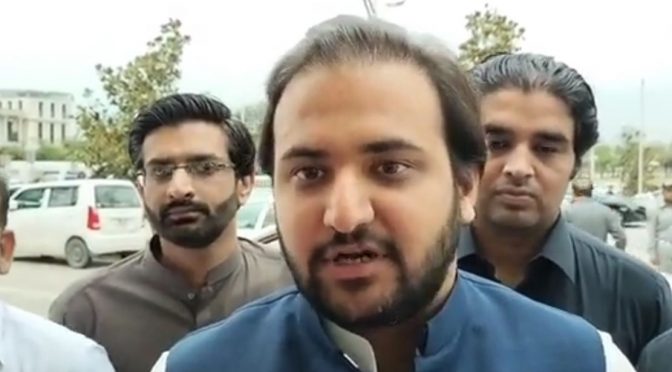 پی ٹی آئی میں شمولیت کا فیصلہ مشاورت سے کروں گا: حسین الٰہی