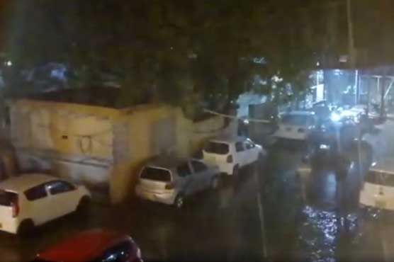 کراچی: تیز آندھی، بارش، دیواریں گرنے، حادثات میں بچےسمیت 3 جاں بحق