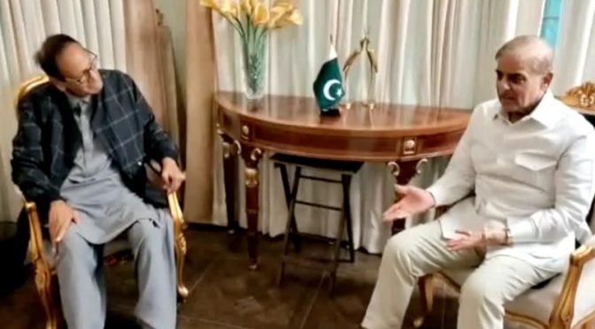 وزیراعظم شہباز شریف کی چودھری شجاعت حسین سے ملاقات، سیاسی و معاشی صورتحال پر تبادلہ خیال