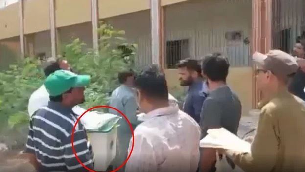 این اے 240: پولنگ کا عملہ غائب، نامعلوم افراد نے بیلٹ باکس توڑ دیے