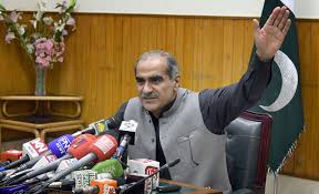 ایکسپریس ٹرینوں کا کرایہ 10، فریٹ کا 15 فی صد بڑھانے کا اعلان