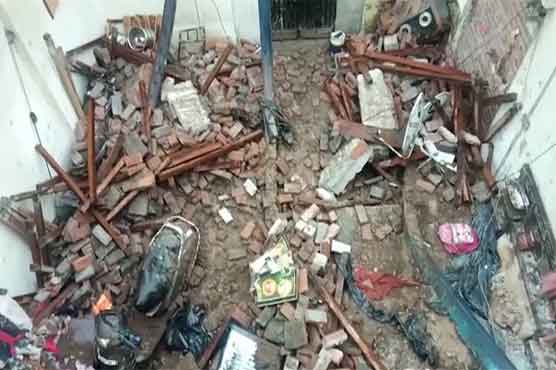پشاور میں حالیہ بارشوں سے مکان کی چھت گر گئی، خاتون جاں بحق، 2 افراد زخمی
