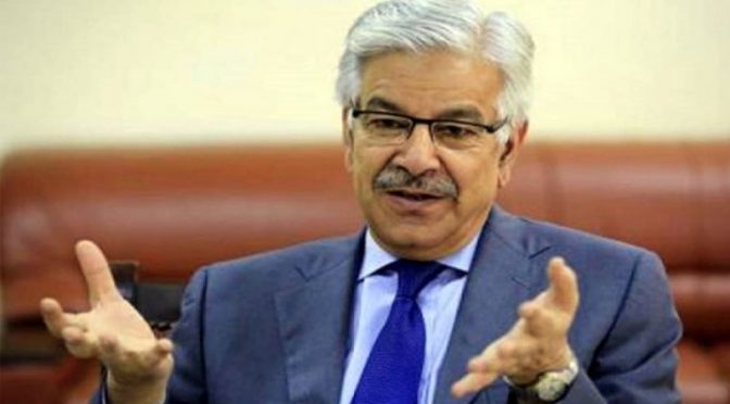 ذاتی مفادات کیلئے مفتاح اسماعیل کو پارٹی کے اندر سے بھی تنقید کا نشانہ بنایا جا رہا، خواجہ آصف